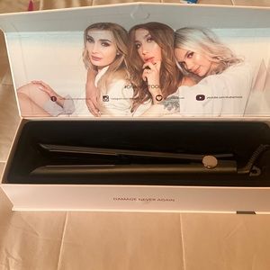 BRAND NEW W/BOX black hair straightener DNA HAIR TOOLS